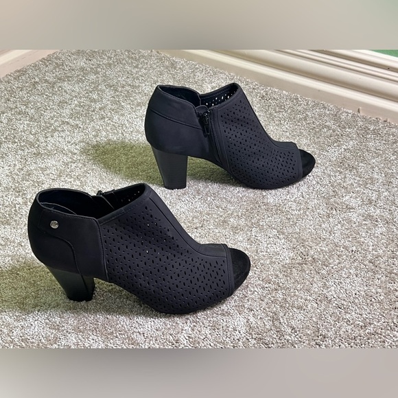 Giani Bernini Black Heeled Ankle Boots - Picture 5 of 7